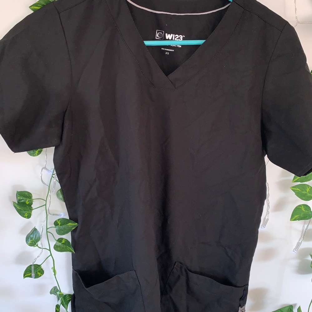 Scrub top